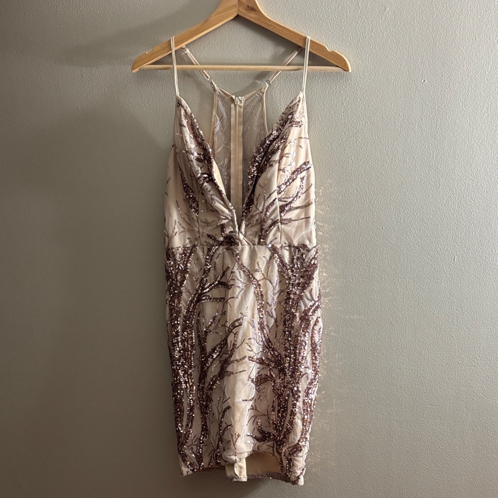 Elegant Backless Sequin Dress in Cream and Purple